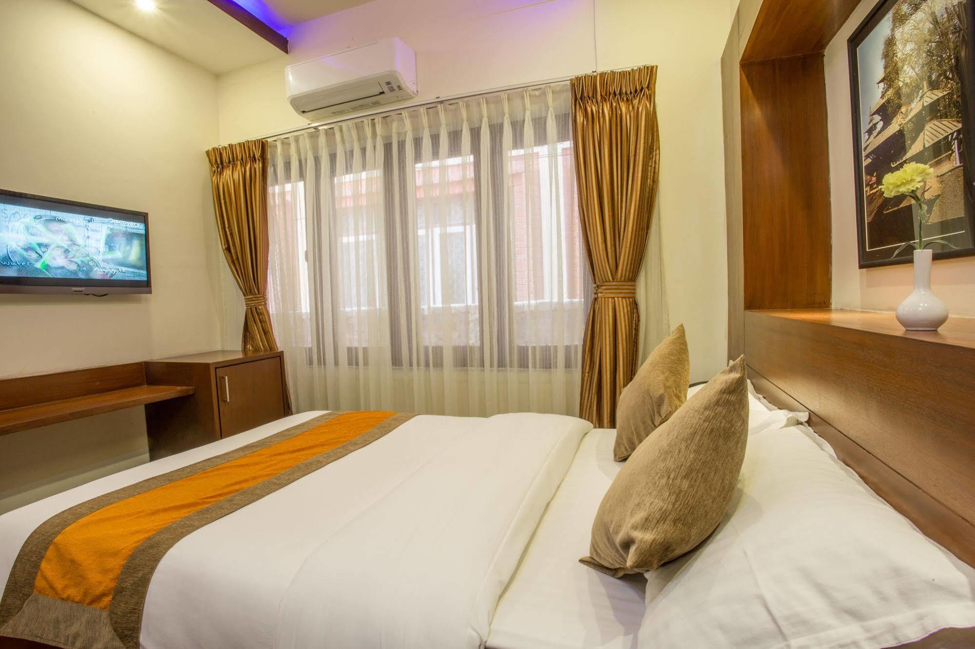 Aryatara Kathmandu Hotel מראה חיצוני תמונה
